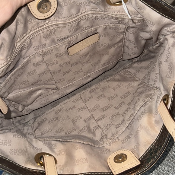 Michael Kors-Gold “Raven” Embossed Leather
Shoulder Bag, - Picture 8 of 11